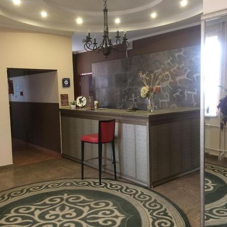 Altyn Adam Hotel Павлодар Екстериор снимка