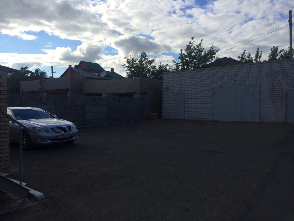 Altyn Adam Hotel Павлодар Екстериор снимка